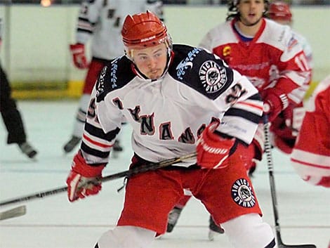 Harvey too hot for Cardiff as Mos cruise to victory