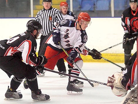 Mos sneak by Solent to make the semis